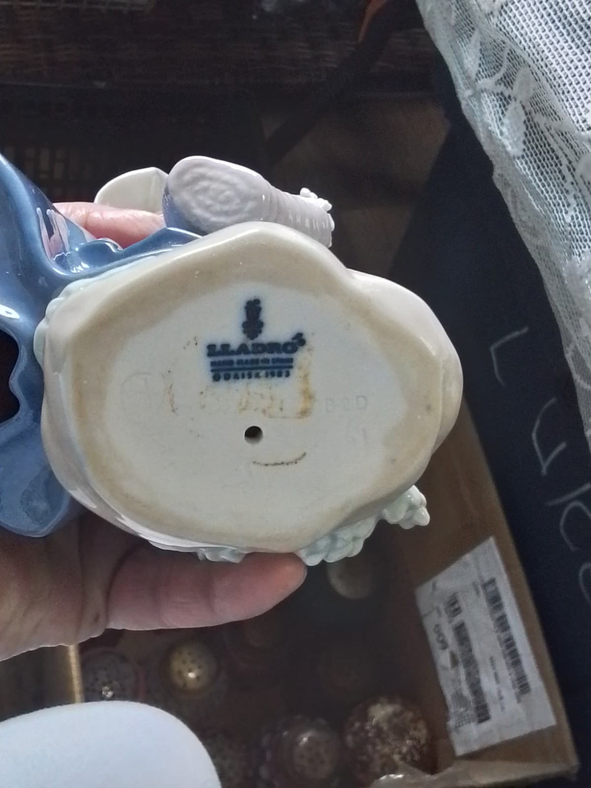 Lladro Pretty Pickings #05222 - Thumbnail 3