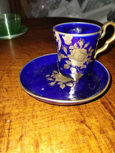vintage tea cups and saucer - Thumbnail 4