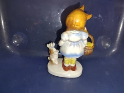 20th Century Japanese Porcelain Figurine Girl And Dog - Thumbnail 2