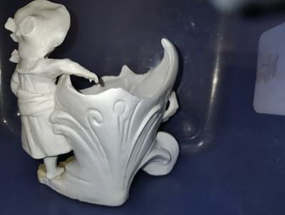 Vintage Karl Unger German Porcelain Victorian Lady/Floral Wheelbarrow 1875/1879 - Thumbnail 3