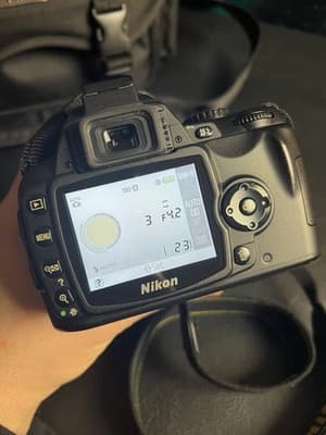 Nikon D40 Camera Lot + NIKKOR ED 18-55mm F/3.5-5.6 II AF-S DX Lens, Case Battery - Thumbnail 6