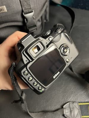 Nikon D40 Camera Lot + NIKKOR ED 18-55mm F/3.5-5.6 II AF-S DX Lens, Case Battery - Thumbnail 11