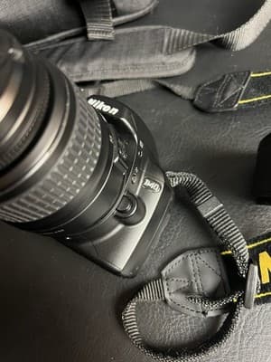Nikon D40 Camera Lot + NIKKOR ED 18-55mm F/3.5-5.6 II AF-S DX Lens, Case Battery - Thumbnail 16