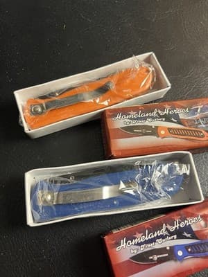 2 Frost Cutlery Homeland Heroes EMT + Law Enforcement Folding Pocket Knife SET - Thumbnail 3
