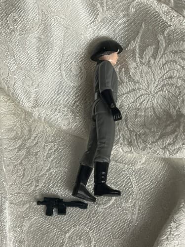 Vintage 1977 Death Squad Commander Star Wars Kenner Action Figure + Blaster Gun - Thumbnail 7