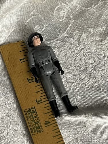 Vintage 1977 Death Squad Commander Star Wars Kenner Action Figure + Blaster Gun - Thumbnail 10