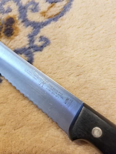 J A Henckels International Bread Knife Fine Edge Pro 31467-200 8" Serrated Slice - Thumbnail 3