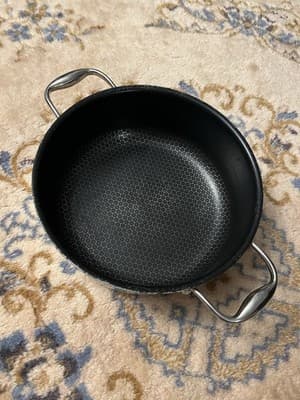 Frieling Black Cube BC524 9-1/2 Inch 4 Quart Stainless/Nonstick Chef's Pot Pan - Image 1