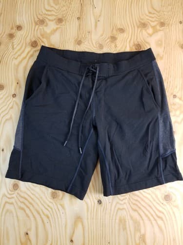 Lululemon Board Shorts Mens XL Black Gray Waist Tie Swim Outdoor Stretch Yoga - Image 1
