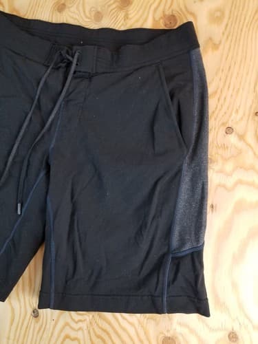 Lululemon Board Shorts Mens XL Black Gray Waist Tie Swim Outdoor Stretch Yoga - Thumbnail 2