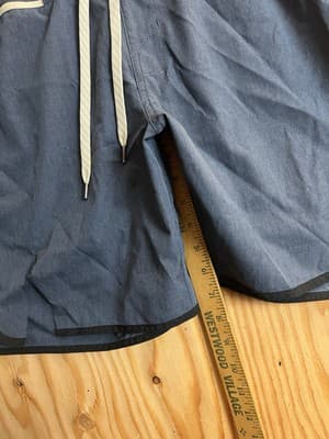 Vuori Banks Shorts Mens M V330 Blue Drawstring Shorts READ Rip On Leg - Thumbnail 5
