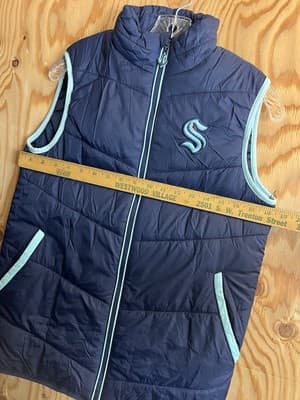 Seattle Kraken NHL Puffer Vest Mens XS Blue Hockey 24-25 Season Ticket Member - Thumbnail 9