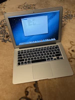 2012 Apple MacBook Air A1466 13" 1.8 GHz Intel Core i5 4 GB 1600 MHz Laptop - Image 1