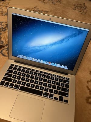 2012 Apple MacBook Air A1466 13" 1.8 GHz Intel Core i5 4 GB 1600 MHz Laptop - Thumbnail 3
