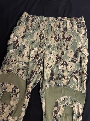 Crye Precision AOR2 Navy Custom Combat Pants 34 R Knee Pockets Army Digital Camo - Thumbnail 2