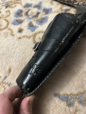 Vintage Handmade Embossed Ornate Leather Holster & Ammo Belt Leaves Brown Black - Thumbnail 6