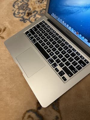 2012 Apple MacBook Air A1466 13" 1.8 GHz Intel Core i5 4 GB 1600 MHz Laptop - Thumbnail 4