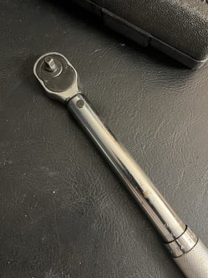 1/4 Inch Professional Drive Click Type Ratcheting Torque Wrench-Reversible +Case - Thumbnail 7