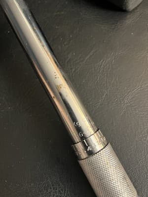 1/4 Inch Professional Drive Click Type Ratcheting Torque Wrench-Reversible +Case - Thumbnail 5