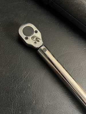 1/4 Inch Professional Drive Click Type Ratcheting Torque Wrench-Reversible +Case - Thumbnail 9