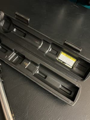 1/4 Inch Professional Drive Click Type Ratcheting Torque Wrench-Reversible +Case - Thumbnail 11