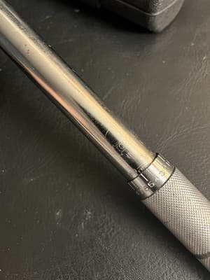 1/4 Inch Professional Drive Click Type Ratcheting Torque Wrench-Reversible +Case - Thumbnail 4