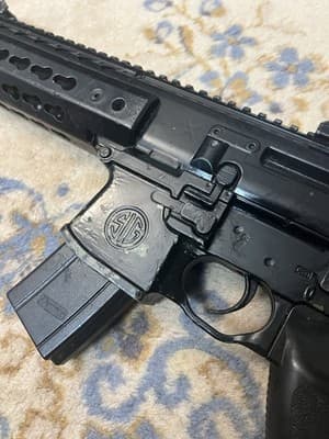 SIG Sauer MCX Air Rifle Pellet Gun Co2 Metal Japan For Parts Untested - Thumbnail 2
