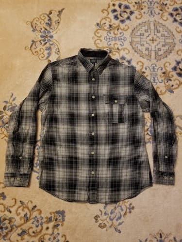 Filson Long Sleeve Flannel Plaid Shirt Mens Medium Black Grey White Button Up - Thumbnail 2