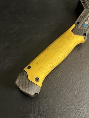 DEWALT DWHT75900 Carbon Fiber Composite Hammer Tacker Roofing Staple Gun Stapler - Thumbnail 6