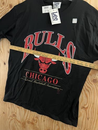 NWT Vintage Chicago Bulls Full Logo T-shirt Basketball NBA Mens XL Deadstock - Thumbnail 9