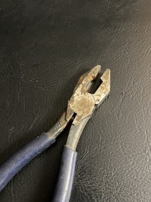 Klein Tools D201-7CSTT Slim Ironworker Pliers with Heavy Duty Knurled Jaws - Thumbnail 12
