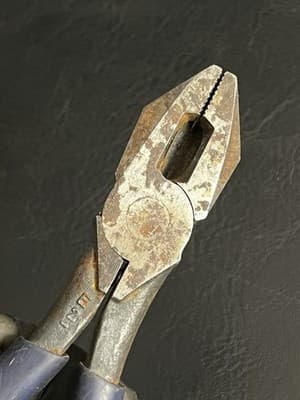 Klein Tools D201-7CSTT Slim Ironworker Pliers with Heavy Duty Knurled Jaws - Thumbnail 10