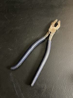 Klein Tools D201-7CSTT Slim Ironworker Pliers with Heavy Duty Knurled Jaws - Thumbnail 11