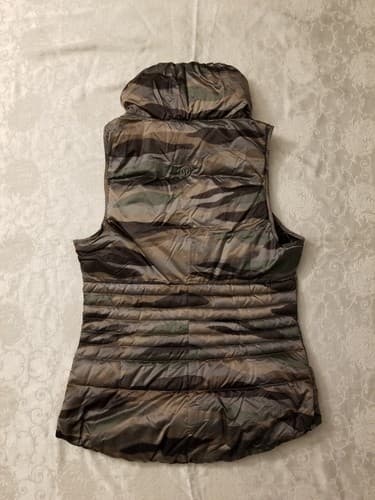 Lululemon Fluffin Awesome Vest Size 2 Camo Puffer quilted Goose Down nylon - Thumbnail 4