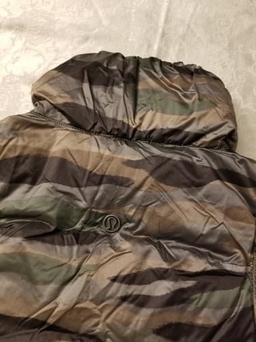 Lululemon Fluffin Awesome Vest Size 2 Camo Puffer quilted Goose Down nylon - Thumbnail 6