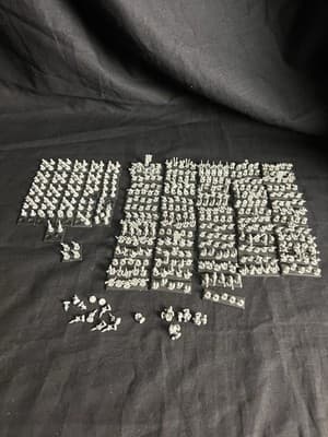 Lot Of Epic Warhammer 40k Mini Squat Warriors Space Marines Ork Troops Tiles Set - Image 1