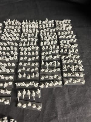 Lot Of Epic Warhammer 40k Mini Squat Warriors Space Marines Ork Troops Tiles Set - Thumbnail 5