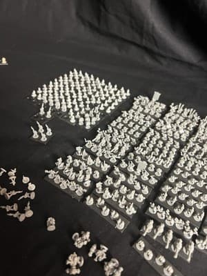 Lot Of Epic Warhammer 40k Mini Squat Warriors Space Marines Ork Troops Tiles Set - Thumbnail 8