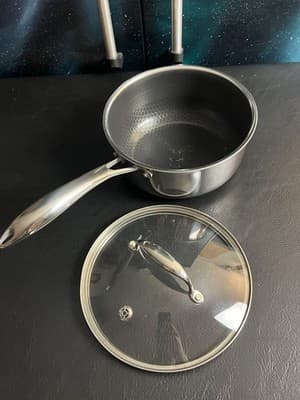 Hexclad Hybrid Non Stick Pot Stainless Steel Saucepan 3-Quart w/ Glass Top Lid - Image 1