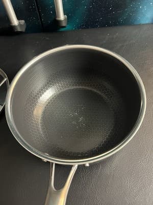 Hexclad Hybrid Non Stick Pot Stainless Steel Saucepan 3-Quart w/ Glass Top Lid - Thumbnail 3