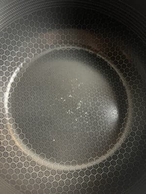 Hexclad Hybrid Non Stick Pot Stainless Steel Saucepan 3-Quart w/ Glass Top Lid - Thumbnail 4