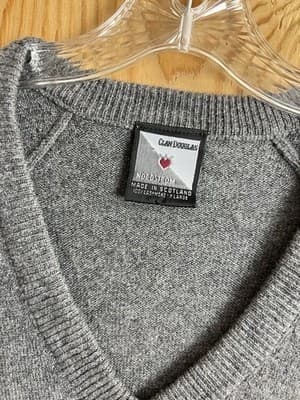 Nordstrom Made In Scotland Clan Douglas 100% Cashmere Mens XL Sweater V-Neck - Thumbnail 2