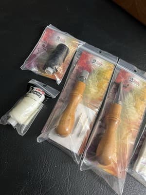 Tandy Leather The Art of Hand Sewing Al Stohlman Waxed Thread Awl Chisel Groover - Thumbnail 4