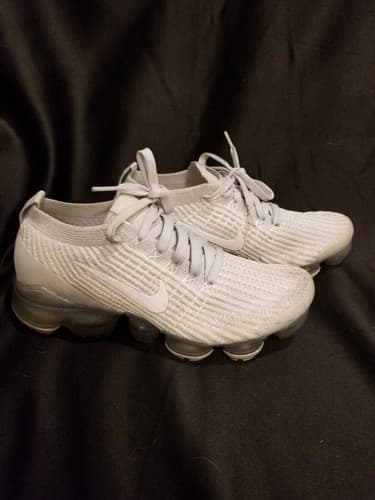 Nike Women’s Air VaporMax Flyinit Pure Platinum Athletic Running Shoes Size 6.5 - Thumbnail 2