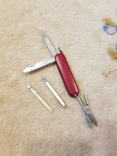 Victorinox Classic SD Swiss Army Knife 58mm Red 5 Piece Mini Pocket Blade - Image 1