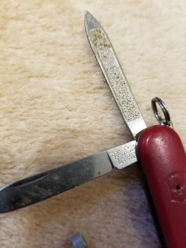 Victorinox Classic SD Swiss Army Knife 58mm Red 5 Piece Mini Pocket Blade - Thumbnail 3