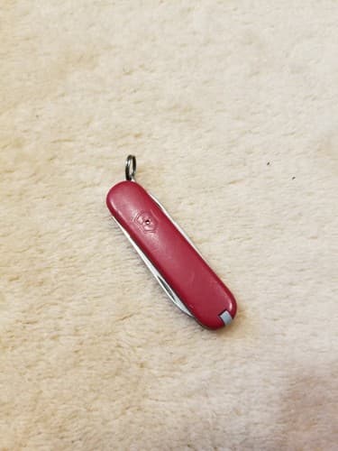 Victorinox Classic SD Swiss Army Knife 58mm Red 5 Piece Mini Pocket Blade - Thumbnail 10