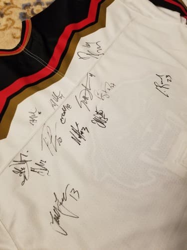 RARE SP PRO WCHL TACOMA SABERCATS TEAM SIGNED AUTOGRAPH HOCKEY JERSEY SIZE 54 XL - Thumbnail 4