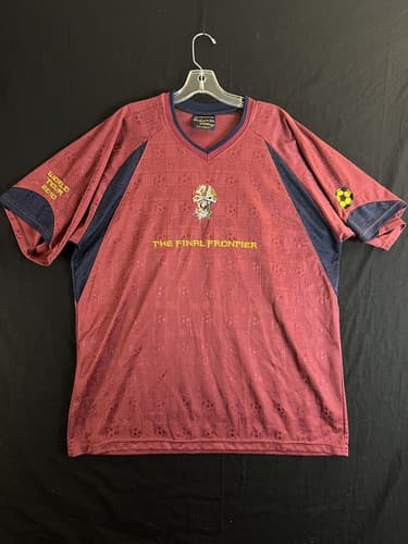 IRON MAIDEN Men's XXL Soccer Jersey The Final Frontier World Tour 2010 Shirt Red - Image 1