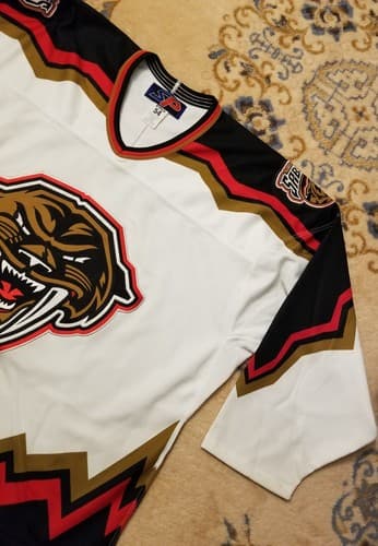 RARE SP PRO WCHL TACOMA SABERCATS TEAM SIGNED AUTOGRAPH HOCKEY JERSEY SIZE 54 XL - Thumbnail 10